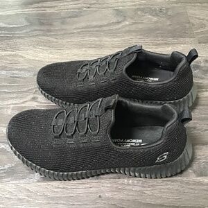 Skechers size 7 black sneakers, memory foam insole